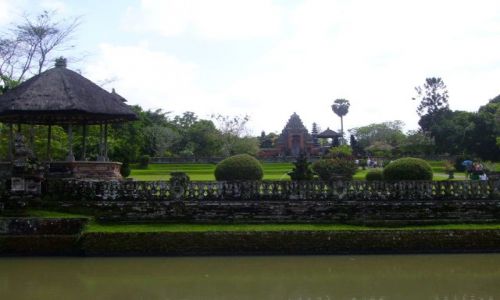 Zdjcie INDONEZJA / Bali / Mengwi / Wejcie do wiatyni Taman Ayun