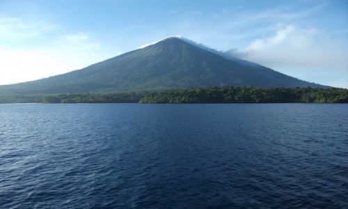 Zdjcie INDONEZJA / Pnocne Moluki / Ternate / ... dominujca Gamalama ...