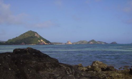 Zdjcie INDONEZJA / Lombok / Kuta Beach / powtarzalno ksztatw