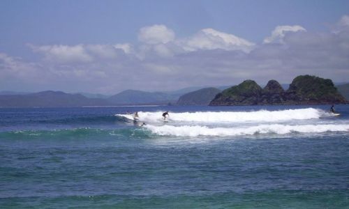 Zdjęcie INDONEZJA / wyspa Lombok / Mawun Beach / jazda na fali
