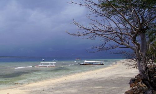 Zdjcie INDONEZJA / Gili Air / wysepka Gili Air /  plaa na Gili Air