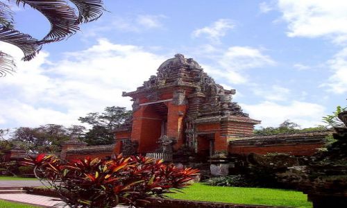 Zdjecie INDONEZJA / Bali / Mengwi / wejcie do krlewskiej wiatyni w Mengwi