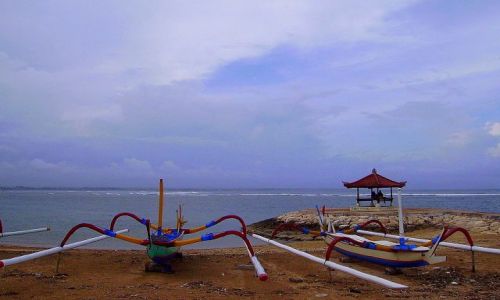 Zdjecie INDONEZJA / Bali / Bali - Sanur / odzie jak kolorowe pajki