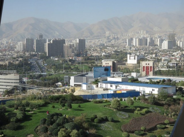 Zdj cia: Teheran, Widok z wieży Milad na Teheran północny, IRAN Zdj cia: Teheran, Widok z wieży Milad na Teheran północny, IRAN