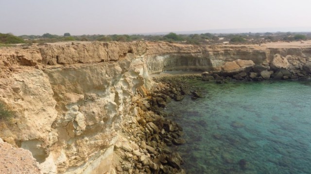 Zdj cia: Zatoka Nayband należąca do Zatoki Perskiej, Skaliste wybrzeże nad Zatoką Perską, IRAN Zdj cia: Zatoka Nayband należąca do Zatoki Perskiej, Skaliste wybrzeże nad Zatoką Perską, IRAN