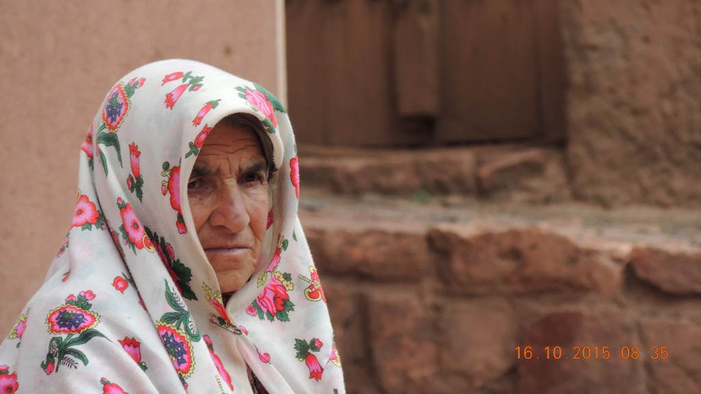 Zdjęcia: Abyaneh, Kashan, kolorowa mieszkanaka wsi, IRAN Zdjęcia: Abyaneh, Kashan, kolorowa mieszkanaka wsi, IRAN
