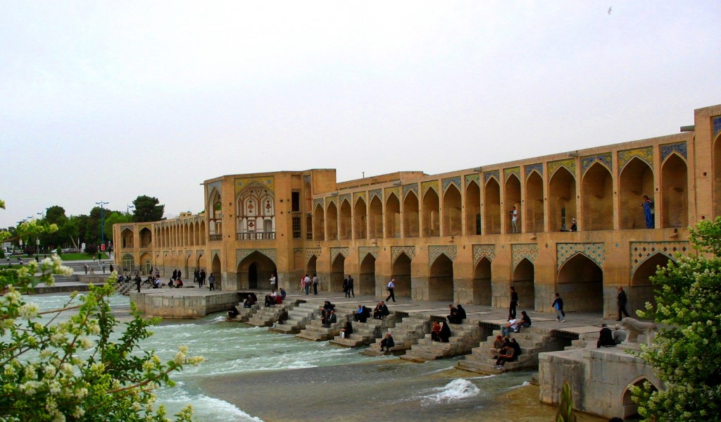 Zdjęcia: Esfahan, Esfahan- most Chadżu na rzece Zajande, IRAN Zdjęcia: Esfahan, Esfahan- most Chadżu na rzece Zajande, IRAN