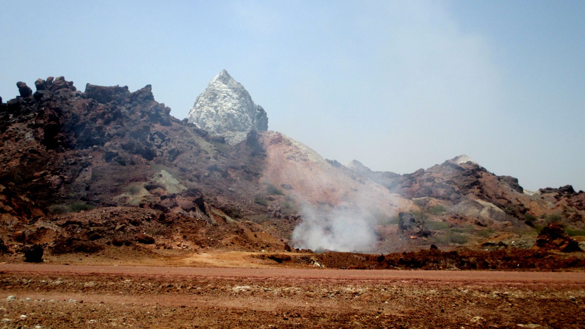 Zdjęcia: Północno-wschodnie wybrzeże, Wyspa Hormoz, Pożar, IRAN Zdjęcia: Północno-wschodnie wybrzeże, Wyspa Hormoz, Pożar, IRAN