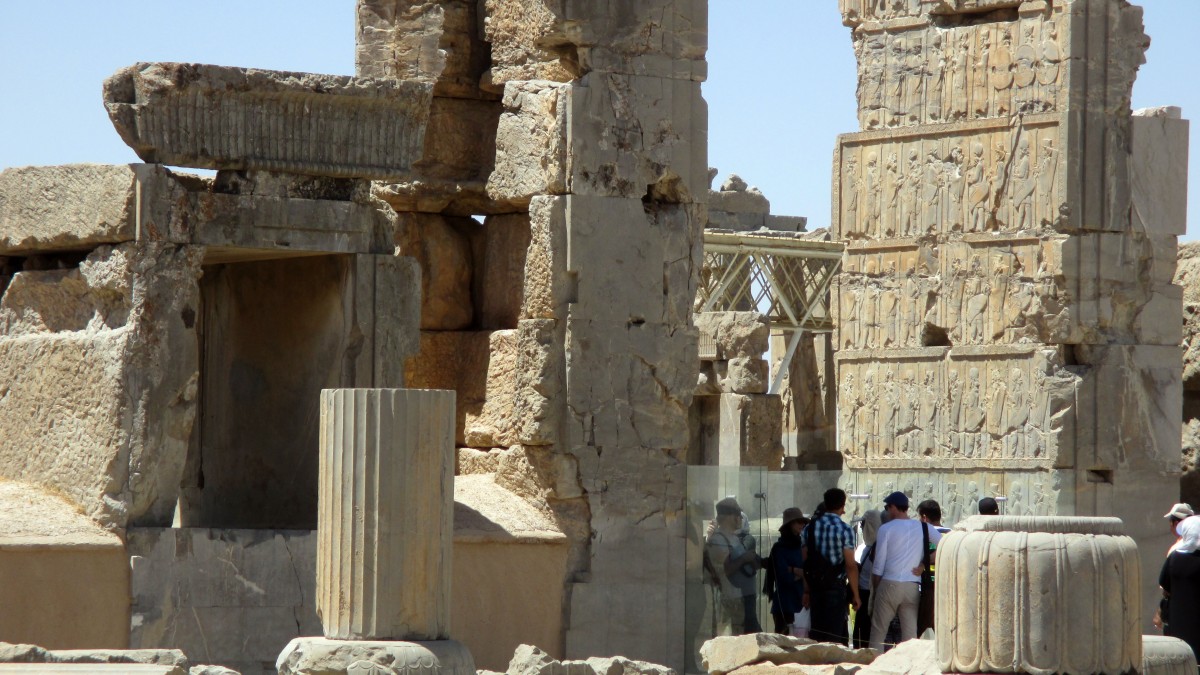 Zdjęcia: Tacht-e dżamszid (Parsa), Shiraz, W zwartym szyku, IRAN Zdjęcia: Tacht-e dżamszid (Parsa), Shiraz, W zwartym szyku, IRAN