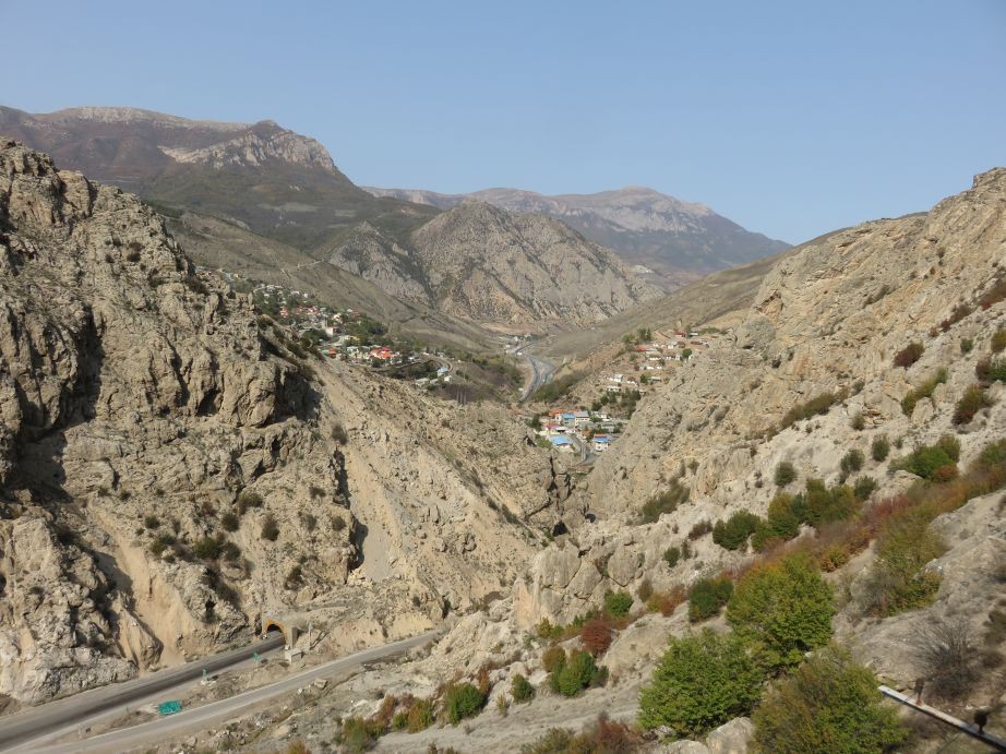 Zdjęcia: Trasa Teheran - Sari, Północ, Góry Alborz - widok z pociągu, IRAN Zdjęcia: Trasa Teheran - Sari, Północ, Góry Alborz - widok z pociągu, IRAN