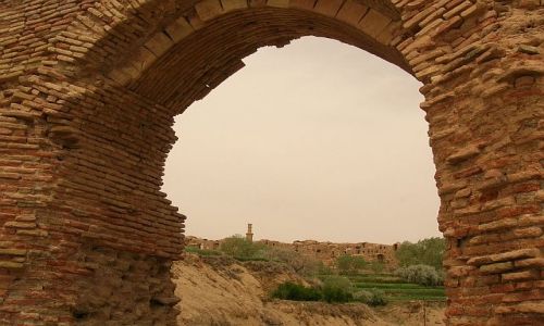Zdjęcie IRAN / brak / Kharanaq okolice Yazdu / panorama