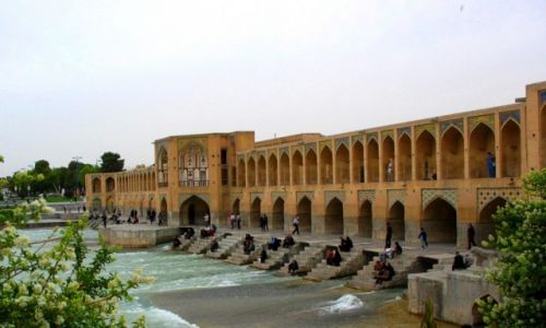 Zdjęcie IRAN / - / Esfahan / Esfahan- most Chadżu na rzece Zajande