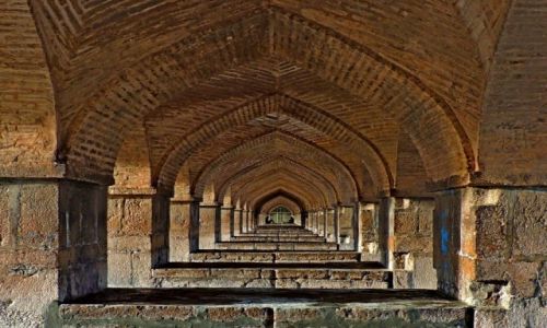 Zdjecie IRAN / Esfahan / Esfahan / pod mostem