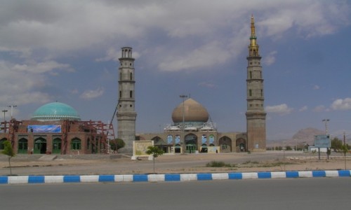 Zdjecie IRAN / Iran wschodni / Droga Kerman -Shiraz / kolejny meczet