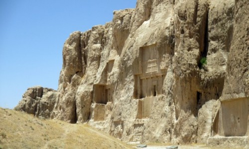 Zdjcie IRAN / Shiraz / Naksze Rostam / Pod innym ktem