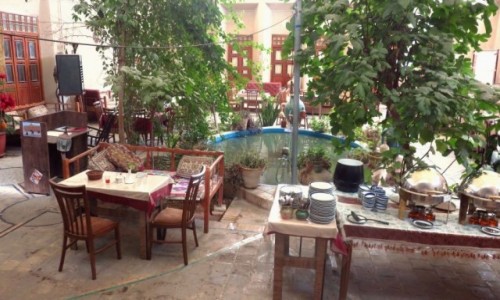 Zdjcie IRAN / - / Jazd / Dziedziniec hotelu Silk Road