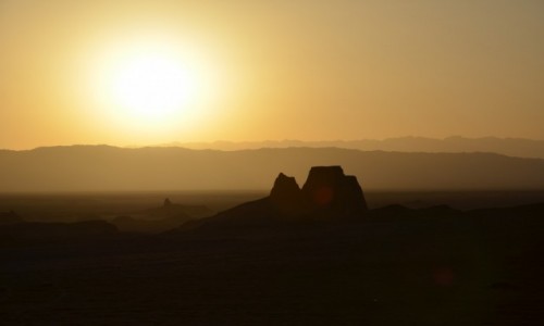 Zdjecie IRAN / Kerman / Kalut / Zachd soca na pustyni
