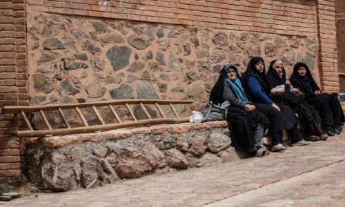 Zdjecie IRAN / pn. Iran / Abyaneh / Czekajac...