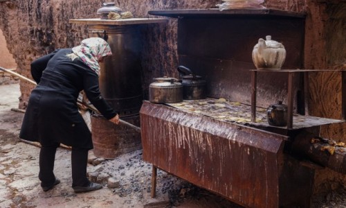Zdjecie IRAN / pn. Iran / Abyaneh / Uliczna kawiarnia....