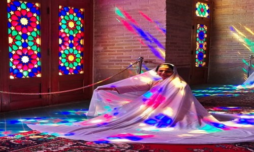 Zdjecie IRAN / Ostan Fars / Sziraz, Rowy Meczet / W wietle witray