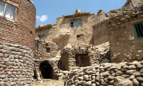Zdjęcie IRAN / Tabriz / Kandavan / Domy wykute w skale