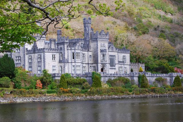 Zdjęcia: Connemara , co Galway, Opactwo Kilemore Abbey, IRLANDIA Zdjęcia: Connemara , co Galway, Opactwo Kilemore Abbey, IRLANDIA