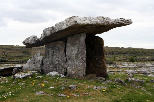 Zdjęcia: zachodnia część Eire, pustkowia Burrenu, Poulnabrone, IRLANDIA Zdjęcia: zachodnia część Eire, pustkowia Burrenu, Poulnabrone, IRLANDIA