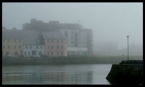 Zdjecie IRLANDIA / zachodnia Irlandia / Galway / Spanish Arch- w niedzielny poranek