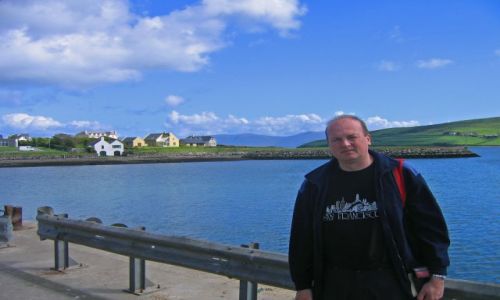 Zdjecie IRLANDIA / Płw.Dingle,Hrabstwo Kerry / Miasteczko portowe Dingle / autor zdjęć na redzie w Dingle