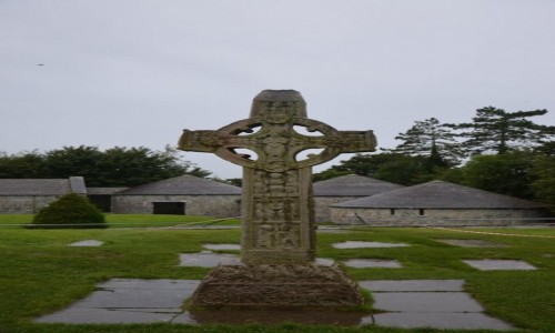 Zdjcie IRLANDIA / hrabstwo Offaly / Clonmacnoise / Krzye celtyckie