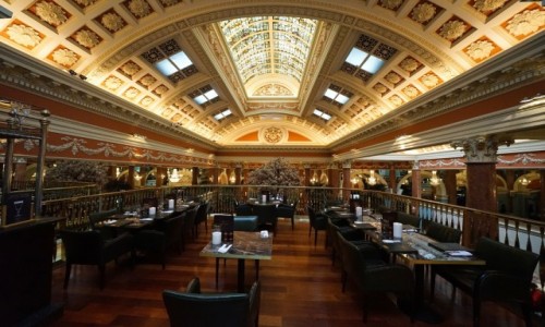 Zdjęcie IRLANDIA / Dublin / . / Antresola restauracji BANK