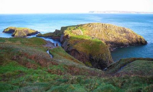 Zdjecie IRLANDIA / Hrabstwo Antrim / Carrick-a-Rede / Wyspy Carrick-a-Rede