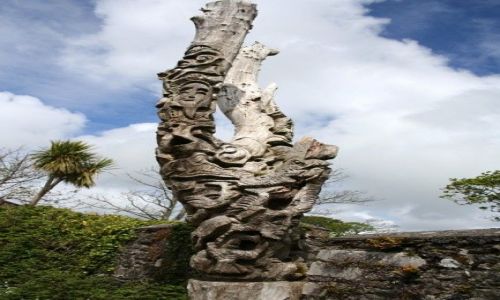 Zdjęcie IRLANDIA / - / Dingle. / Przy neogotyckim kościele St. Mary's.