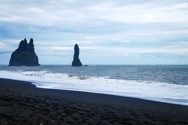 Zdj cia: Czarna plaża Reynisfjara, Islandia Południowa, Skały Reynisdrangar , ISLANDIA Zdj cia: Czarna plaża Reynisfjara, Islandia Południowa, Skały Reynisdrangar , ISLANDIA