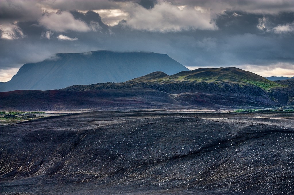 Zdjęcia: Hverfjall, Hverfjall, góry i chmury, ISLANDIA Zdjęcia: Hverfjall, Hverfjall, góry i chmury, ISLANDIA