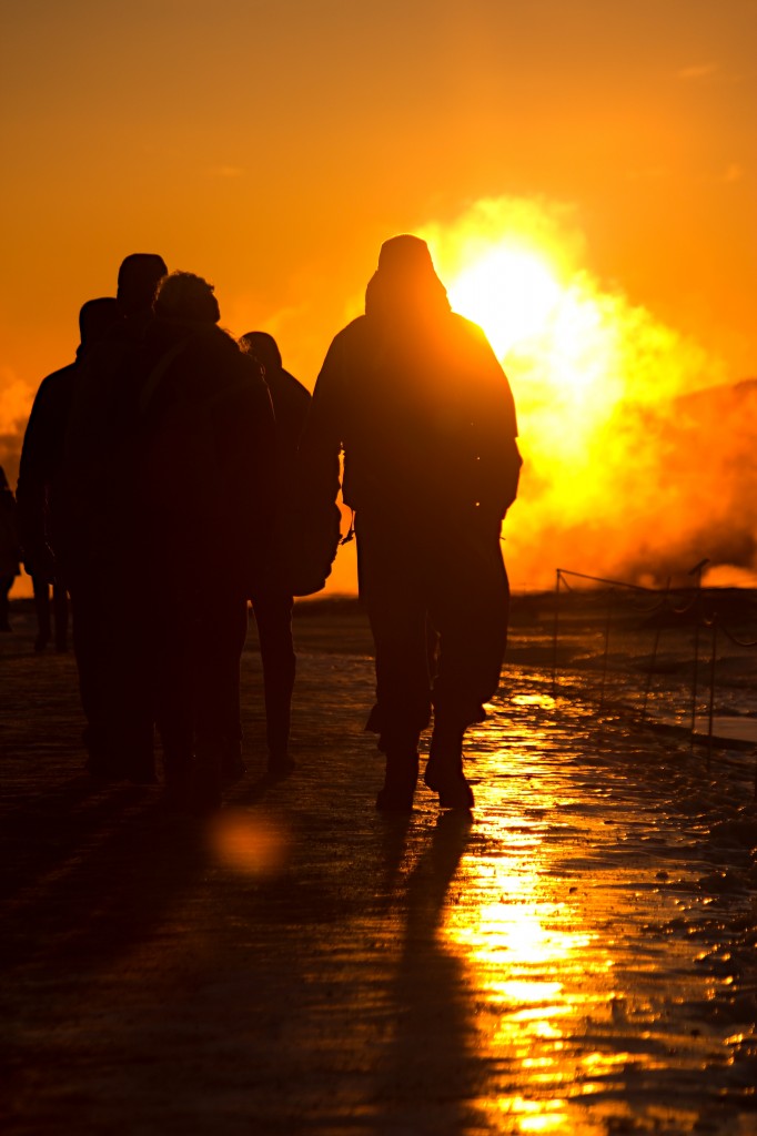 Zdjęcia: Geysir, Haukadalur, Czasem kadr nie jest tam, gdzie wszyscy wycelowali obiektywy., ISLANDIA Zdjęcia: Geysir, Haukadalur, Czasem kadr nie jest tam, gdzie wszyscy wycelowali obiektywy., ISLANDIA