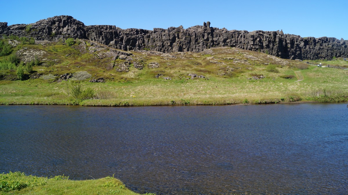 Zdjęcia: Thingvellir, Thingvellir, Ściana ze skał wulkanicznych, ISLANDIA Zdjęcia: Thingvellir, Thingvellir, Ściana ze skał wulkanicznych, ISLANDIA