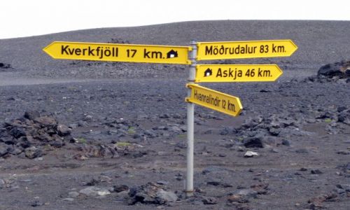 Zdjęcie ISLANDIA / interior / skrzyzowanie / islandskie dylematy