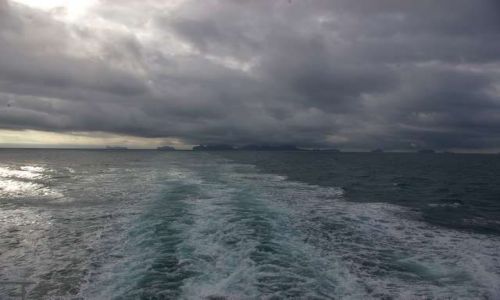 Zdjęcie ISLANDIA / Wyspy Westmanów / Wyspa Heimaey / Ciężar sklepienia niebieskiego