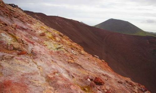 Zdjęcie ISLANDIA / Wyspy Westmanów / Wyspa Heimaey / Młody i stary-Eldfell i Helgafell