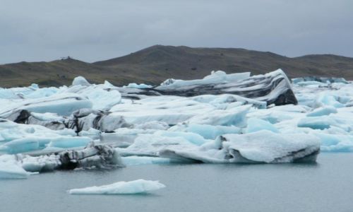 Zdjecie ISLANDIA / Poudniowa Islandia / Jokulsarlon / Odamki lodowca swobodnie dryfujce po oceanie