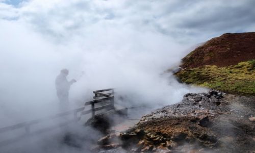 Zdjcie ISLANDIA / - / Deildartunguhver / w siarkowych oparach