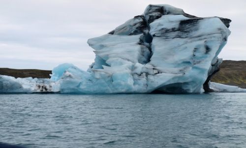 Zdjcie ISLANDIA / Poudniowa Islandia / Laguna Jokulsarlon / ogromna brya lodu