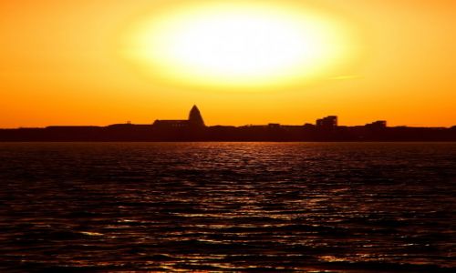 Zdjecie ISLANDIA / Hfuðborgarsvæðið / Reyjkavik / Reykjavik o zachodzie soca.