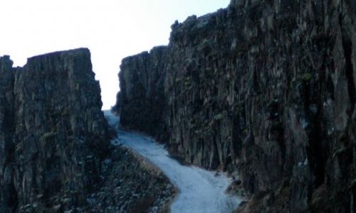Zdjcie ISLANDIA / Park Narodowy Thingvellir / Thingvellir / tam gdzie si aczy Ameryka z Europ...