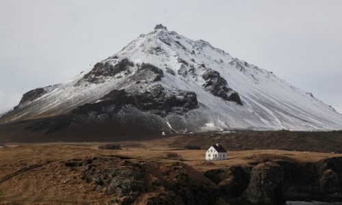 Zdjcie ISLANDIA / Pwysep Snæfellsnes /  Arnarstapi / W cieniu wulkanu