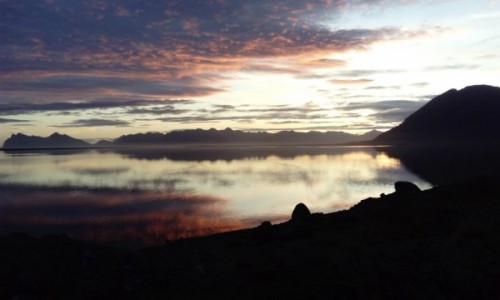 Zdjecie ISLANDIA / wschodnie fiordy / dalsze okolice Hfn / Zmierzch nad islandzkim fjordem