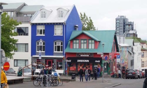 Zdjcie ISLANDIA / Reykjawik / Reykjawik / Kolorowe domki