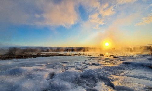 Zdjecie ISLANDIA / Haukadalur / Geysir / W oczekiwaniu na Gejzer