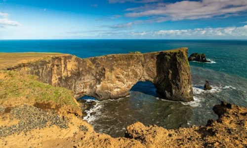 Zdjcie ISLANDIA / Poludnie wyspy / Cypel Dyrholaey / Wielki uk skalny